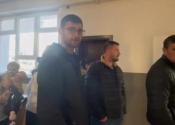 Situata e pazakontë në Malishevë, 26 anëtarët e një familjeje shkojnë së bashku të votojnë