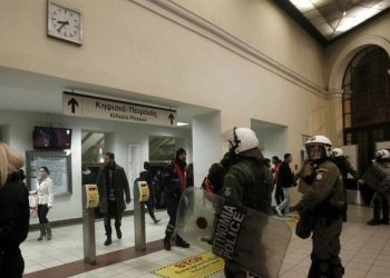 “Një bombë do të shpërthejë në orën 17:38”, telefonata alarmon autoritetet greke, mbyllin stacionin e metrosë në Athinë