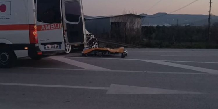 Aksident fatal në Lushnje-Berat, humb jetën një 65-vjeçare