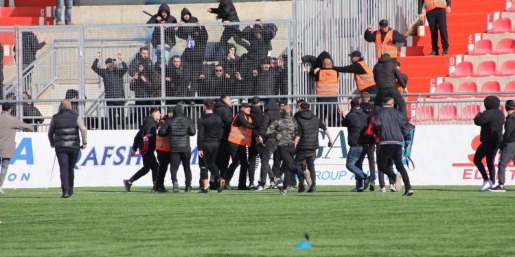 Sherri në derbin kryeqytetas/ Arrestohen 3 persona, procedohen 7 të tjerë, mes tyre edhe Sekretari i Përgjithshëm i Partizanit