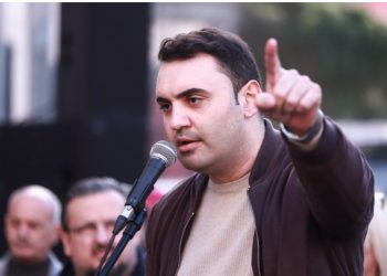 Këlliçi: Rama në panik, prangos Veliaj për të sfumuar ardhjen e udhëheqësit të fushatës së Trump në PD