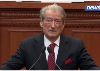 “Ajo ka hapur shampanjën, po feston”, Berisha akuza Belinda Ballukut: Zullumqare si ajo Shqipëria s’ka pasur në histori. E ka vendin tek Veliaj!