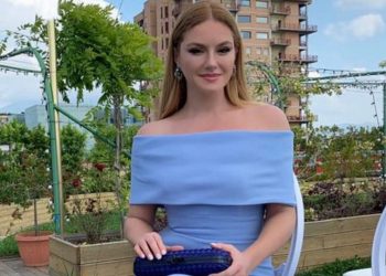 “35 mijë dollarë një fustan”, gazetarja zbulon blerjet “e çmendura” të Ajola Xoxës