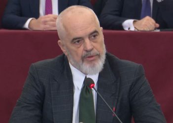Rama thumbon kreun e ILD: Nuk e di nëse është zgjuar, por mbase zgjohet dhe më dëgjon!