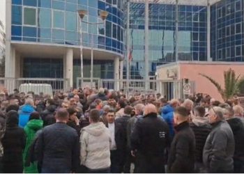 Skandali/ Garda kërkoi ndihmë për protestën Anti-SPAK të mbështetësve të Veliajt, policia refuzon!