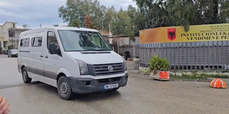 Erion Veliaj dërgohet në paraburgimin e Durrësit