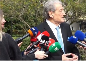 Berisha: Veliajt në Durrës i dërgojnë Xhevdet Troplinin për t’i mbyllur gojën