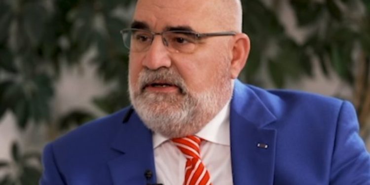 ‘Pse pranuat të bëni fushatën e Berishës kur e dinit për non grata-n?’/ LaCivita: Në qytet ka ardhur një ‘Sherif’ i ri, skena ka ndryshuar