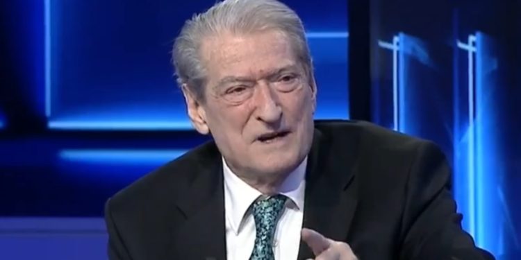 Sa ka kushtuar kontrata me Chris LaCivita? Përgjigjet Berisha: Nuk e fsheh, janë burime financiare të kristalta