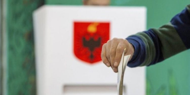 FOTO/ Zgjedhjet e 11 majit, Komisioni Rregullator miraton modelin e fletës së votimit për votuesit nga jashtë
