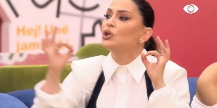 Olta dhe Gerta takohen, Rozana hedh “kunja”: Ti nuk i ke vajtur motrës…