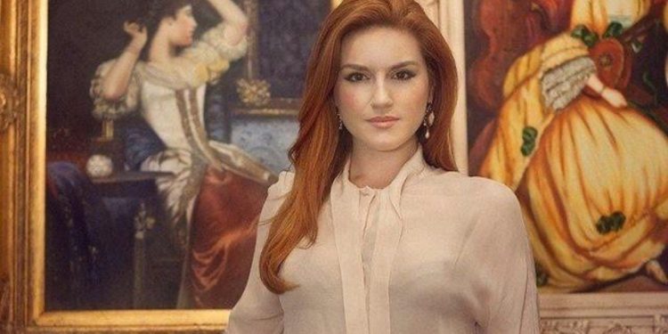 “Nuk kam fustane e të brendshme me vlera absurde”/ Hetimet e SPAK, reagon Ajola Xoxa: Për 10 vite kam blerë online 75 mijë euro në total