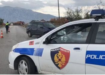 Përplasje me makinën e ushtrisë! Dy të vdekur në Gjirokastër