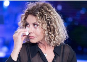 “Abortova dhe nuk u bëra dot kurrë nënë”, aktorja e penduar përlotet në studio: Zgjodha karrierën