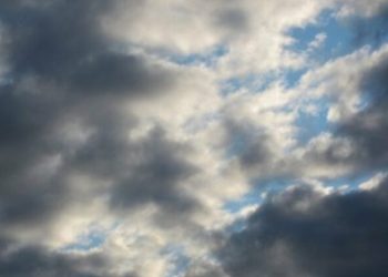 Moti i kthjellët dhe vranësira, si parashikohet moti për sot