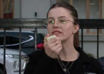 Motra e Leo Sadikut në protestë: Mjekësia shqiptare më vrau vëllanë!