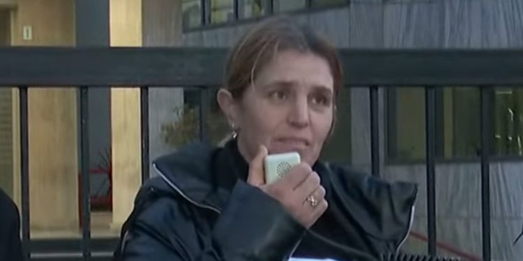 “Nuk e solla në Tiranë për të ma vrarë”, nëna e Leo Sadikut: M’u përvëlua shpirti! Një palo mjeke e la në mëshirë të fatit djalin tim, do luftoj për drejtësi