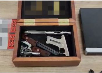 Kontrolli në banesën e Ben Qimes në Fier, gjendet një pistoletë