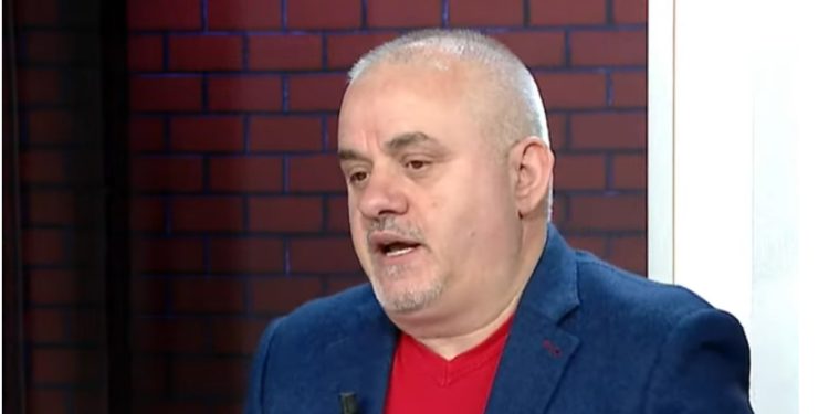 “Rama ia ka vendosur kufirin SPAK-ut”, Hoxha: Veliajn e përcolli si trimat!