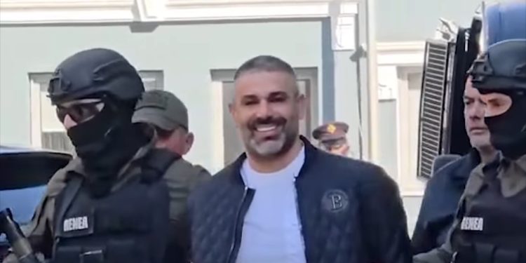 Detaje nga arrestimi i bujshëm/ Safet Bajri u arrestua në banesë, nuk shpëtojnë as krahu i tij të djathtë dhe Behar Bajri