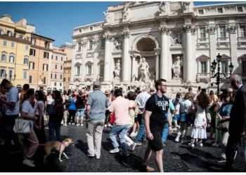 Mosha mesatare në Itali 48.7 vjeç, ka popullsinë më të moshuar në Europë