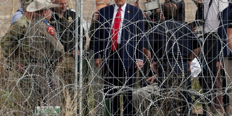 Trump deporton 37,660 persona në muajin e parë si president, numri pritet të rritet