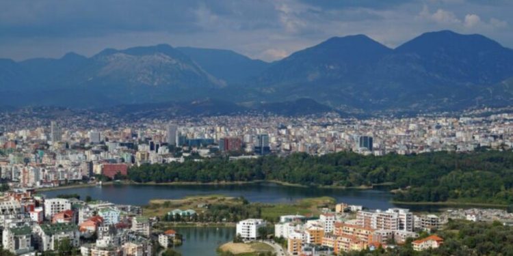 Shqipëria renditet ndër tre të fundit në Europë për të drejtat e pronës