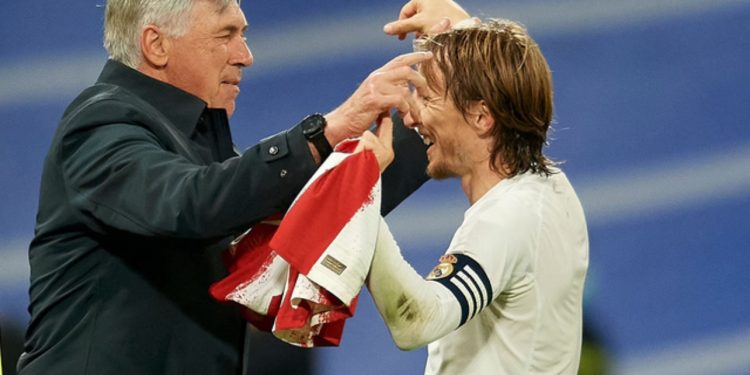 Ancelotti mahnitet nga 39-vjeçari Modric: Model për t’u ndjekur, si Maldini. Dhuratë e çmuar për futbollin
