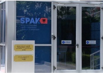 Kryente mashtrim kompjuterik në bursa, sekuestrohen 1.2 mln euro pasuri të 42-vjeçarit