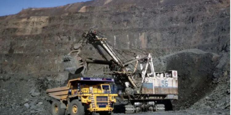 Negociatat për marrëveshjen SHBA-Ukrainë, pse Amerika i do mineralet e rralla?