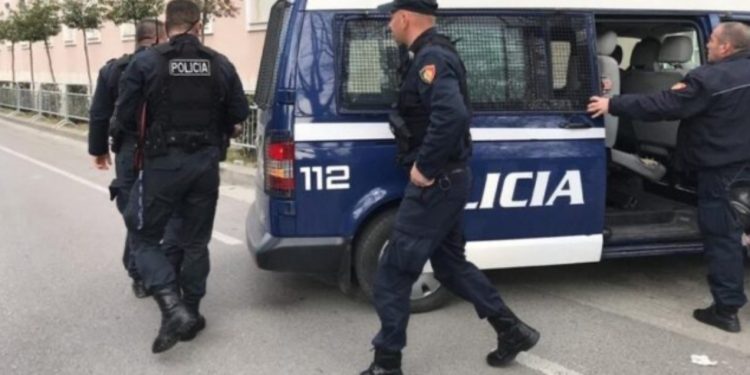 EMRI/ I dënuar me mbi 8 vite burg për pjesëmarrje në një organizatë kriminal në Itali, arrestohet 62-vjeçari në Fier