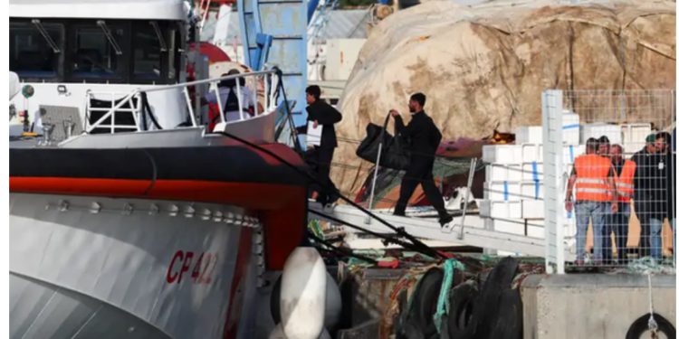 A mund të krijojë Italia qendra azili në vendin tonë?/ Analiza e DW: “Modeli i Shqipërisë” para Gjykatës Evropiane