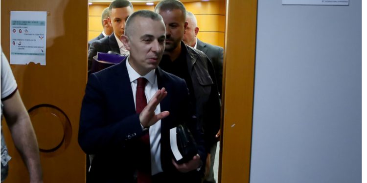 I shpëtoi atentatit në vitin 2019, ish-prokurori Arjan Ndoja futet në primaret e PD-së