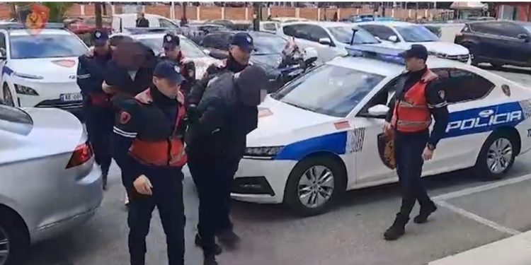 EMRAT/ Goditën me sende të forta një person, arrestohen 4 autorët në Durrës