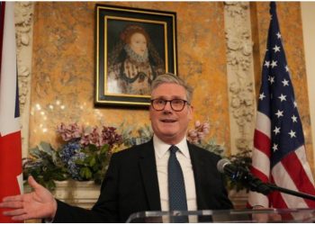 Starmer mbërrin në Uashington për bisedime me Trump, përsërit thirrjet për garanci sigurie për Ukrainën