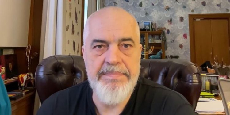 “Na fol për lidhjet me Sorosin”, Rama anashkalon përgjigjen ndaj komentuesit: Jua ka marrë trurin peng këneta