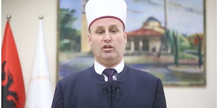 Muaji i shenjtë i Ramazanit, kreu i KMSH mesazh besimtarëve: Solidaritet dhe vëllazëri!