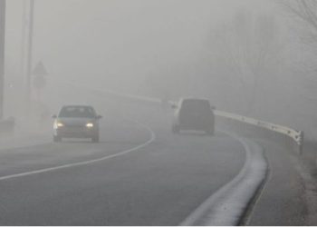 Mjegulla e dendur bllokon aksin Korçë-Pogradec