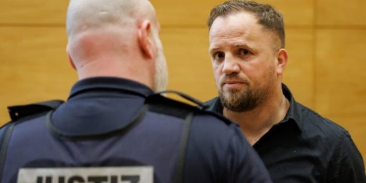 Masakra para gjykatës në Gjermani/ Berat Nimani dorëzohet në polici