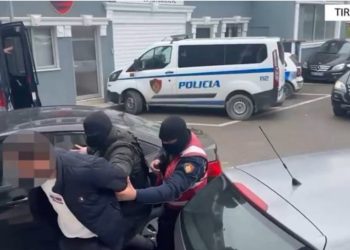 Emrat/ U kapën duke transportuar 11 kilogram kanabis, arrestohen katër persona në Tiranë