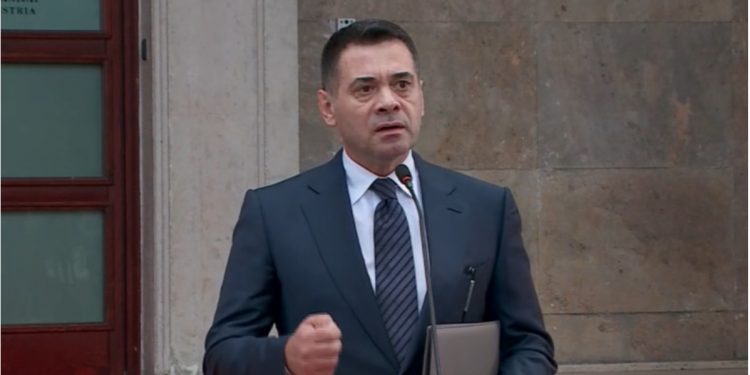 Ishte refuzuar 2 herë nga KQZ, Arben Ahmetaj regjistrohet për të votuar zgjedhjet e 11 majit