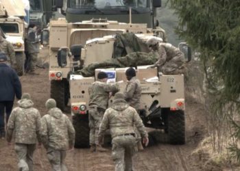 Nxirret nga moçali automjeti i fundosur në Lituani, 4 ushtarët amerikanë ende të zhdukur