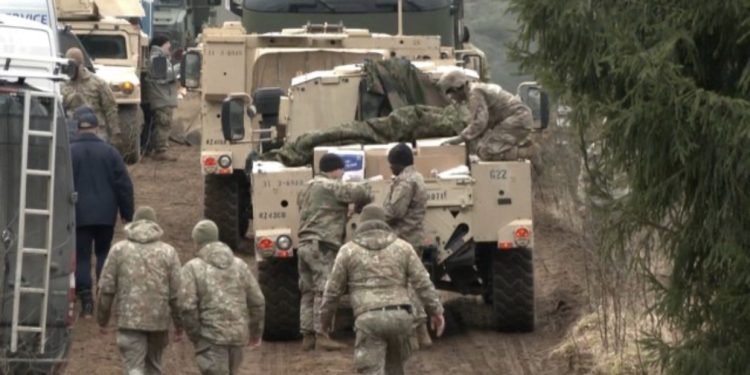 Nxirret nga moçali automjeti i fundosur në Lituani, 4 ushtarët amerikanë ende të zhdukur