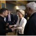 FOTO/ Shtrëngime duarsh dhe buzëqeshje me krerët e BE-së, Zelensky mbërrin në samitin “urgjent” të mbledhur në Bruksel