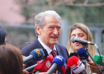 Berisha publikon përgjimet skandaloze të Ballës: Ja si bën pazare Suel Çela me dosjet e Skapit