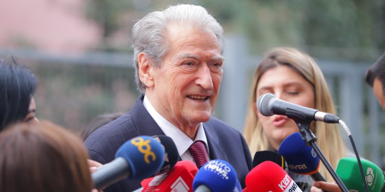 Berisha publikon përgjimet skandaloze të Ballës: Ja si bën pazare Suel Çela me dosjet e Skapit