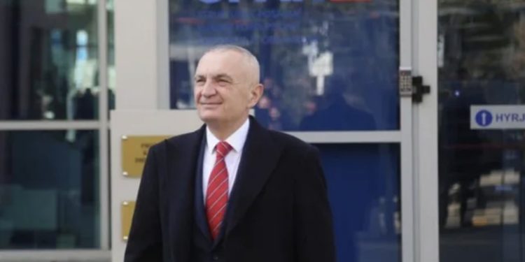 “Maji fundi i hidhur për diktatorët”/ Meta reagon nga qelia: Po vjen pranvera çlirimtare, PL drejt 12 mandateve të sigurta