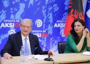 Berisha: Xhevdet Troplini i ka shkuar në mesnatë në qeli Veliajt me porositë e Edi Ramës