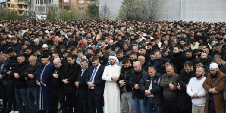 Moszbatimi i orarit të faljes së namazit, reagon Komuniteti Mysliman i Shqipërisë: Arsye teknike