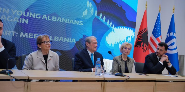 Berisha: Vendimi i parë do të jetë rikthimi i Tik Tok, pasi ky është një akt censure i bërë nga Edi Rama